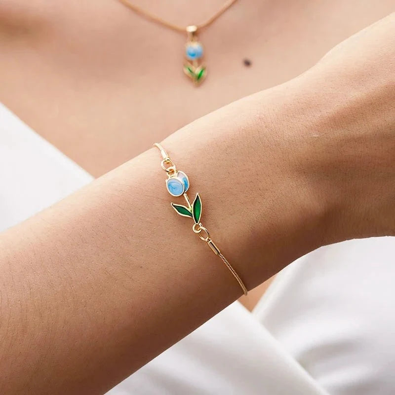 Feminine Floral Tulip Bracelet and Necklace Set
